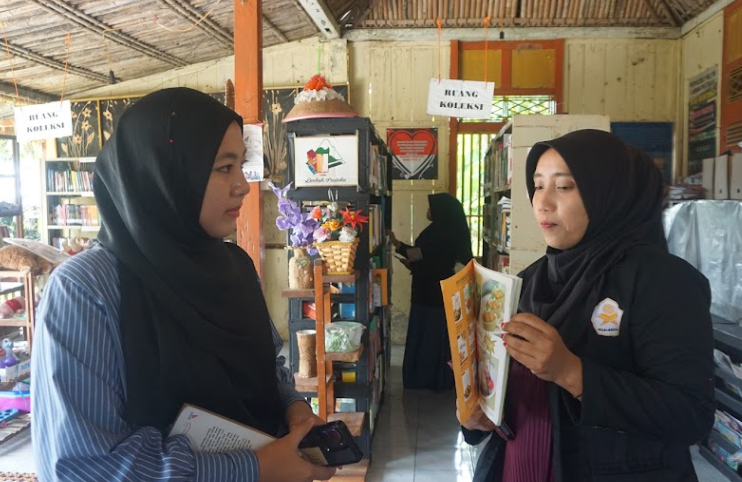 pelatihan pengelolaan website pustaka diigital dan konten kreator