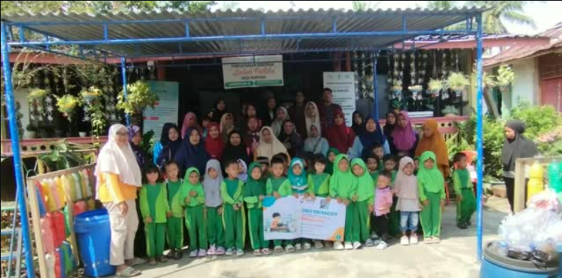 Limbah Pustaka dan Telkom University Purwokerto Kenalkan Literasi Digital serta Aplikasi Ramah Anak kepada Siswa PAUD dan TK di Desa Muntang